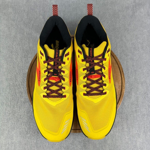 Brooks Vibrant Yellow and Black Running Shoes - Picture 8 of 10